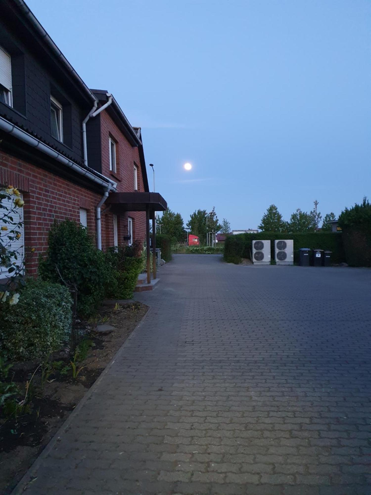 Neumuehler Hof- Ferienwohnung "Thomas" 3 Zimmer,3 Baeder Mit Dusche, Kostenfreie Parkplaetze Vor Dem Haus Шверин Екстериор снимка